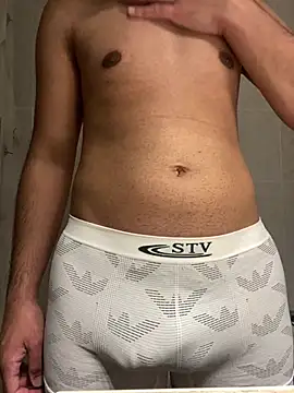 Snapshot of lucasss060 chatting on April 3, 2026, 7:01 pm lucasss060 online show from April 3, 2026, 7:01 pm