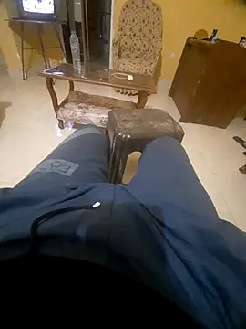 beebuzz0 online show from March 31, 2026, 8:53 pm