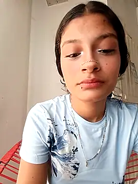 Snapshot of Lyra_Siren chatting on April 14, 2026, 4:35 pm Lyra Siren online show from April 14, 2026, 4:35 pm