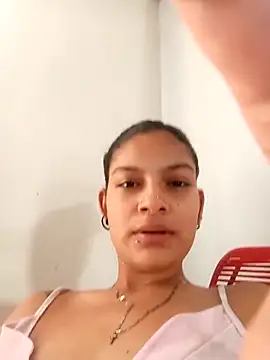 Snapshot of Lyra_Siren chatting on April 17, 2026, 2:42 pm Lyra Siren online show from April 17, 2026, 2:42 pm
