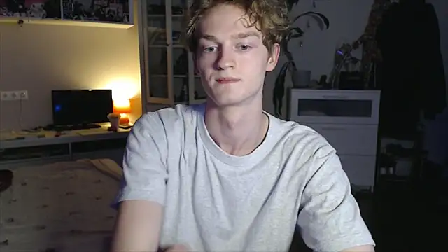 Snapshot of Daniel_Yumm chatting on April 3, 2026, 6:50 pm Daniel Yumm online show from April 3, 2026, 6:50 pm