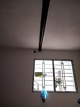 Krill2905 online show from April 2, 2026, 1:42 pm