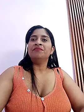 SofiaMendez1  online show from April 25, 2026, 1:41 pm