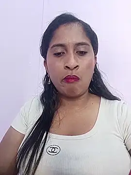 SofiaMendez1  online show from May 22, 2026, 3:17 pm