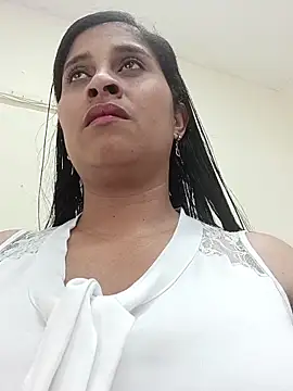 Snapshot of SofiaMendez1_ chatting on June 20, 2026, 6:00 pm SofiaMendez1 online show from June 20, 2026, 6:00 pm