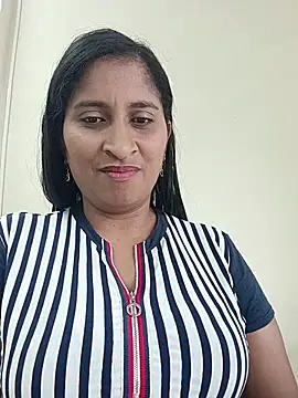 Snapshot of SofiaMendez1_ chatting on July 9, 2026, 1:48 pm SofiaMendez1 online show from July 9, 2026, 1:48 pm