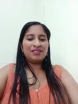 Snapshot of SofiaMendez1_ chatting on July 14, 2026, 1:28 pm SofiaMendez1 online show from July 14, 2026, 1:28 pm