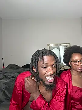 Fijixxxx online show from April 8, 2026, 4:23 am