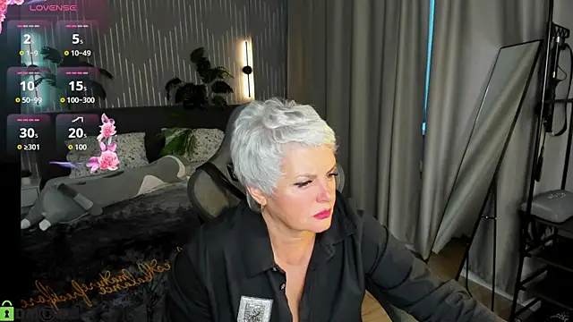 Snapshot of Linda_Zef1r chatting on May 13, 2026, 1:14 am Linda Zef1r online show from May 13, 2026, 1:14 am