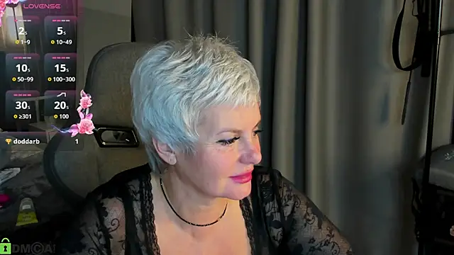 Snapshot of Linda_Zef1r chatting on May 16, 2026, 2:30 am Linda Zef1r online show from May 16, 2026, 2:30 am