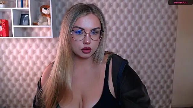 AminaSoul  online show from April 25, 2026, 7:33 am