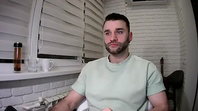 Snapshot of DaddySlava chatting on April 9, 2026, 6:02 pm DaddySlava online show from April 9, 2026, 6:02 pm