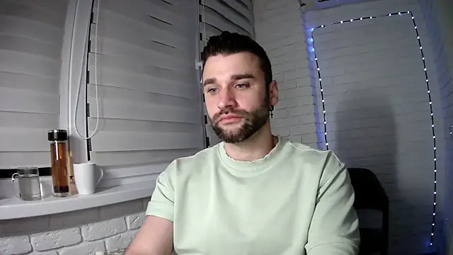 Snapshot of DaddySlava chatting on April 18, 2026, 7:58 pm DaddySlava online show from April 18, 2026, 7:58 pm