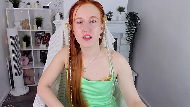 EvaBellea online show from April 14, 2026, 1:28 pm
