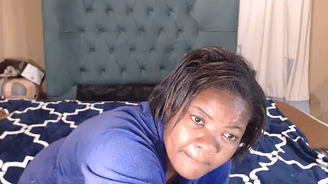 Snapshot of FloweSaltry chatting on June 25, 2026, 4:45 am FloweSaltry online show from June 25, 2026, 4:45 am