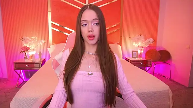 Snapshot of LunarDolly chatting on April 8, 2026, 6:35 am LunarDolly online show from April 8, 2026, 6:35 am