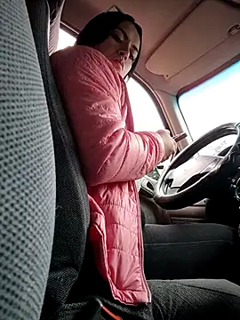 Snapshot of Lesli_26 chatting on April 7, 2026, 3:12 pm Lesli 26 online show from April 7, 2026, 3:12 pm