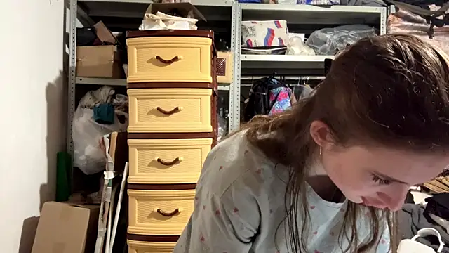 VelvetNoirra online show from April 9, 2026, 2:33 pm