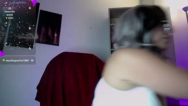 Snapshot of Saraa_love_ chatting on April 8, 2026, 7:14 pm Saraa love online show from April 8, 2026, 7:14 pm