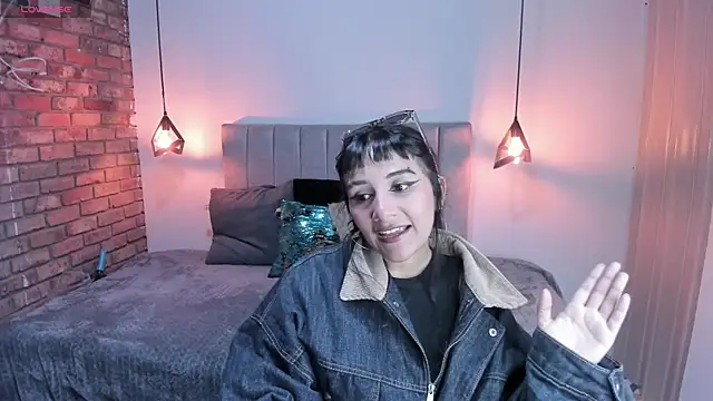 Hanna Clark   online show from May 19, 2026, 11:38 am