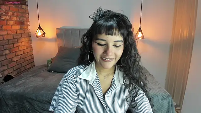Hanna Clark   online show from May 25, 2026, 12:00 pm
