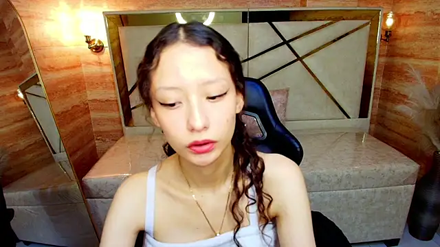 Snapshot of abby__r chatting on April 16, 2026, 12:39 pm abby r online show from April 16, 2026, 12:39 pm