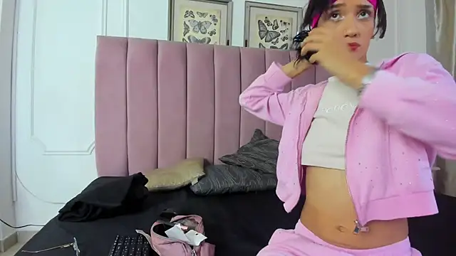 Snapshot of Alexa_fox669 chatting on June 25, 2026, 1:26 pm Alexa fox669 online show from June 25, 2026, 1:26 pm
