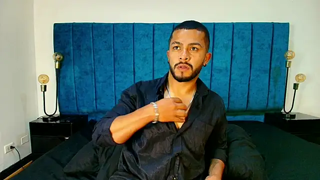 Snapshot of Enzo_Vitale_ chatting on April 5, 2026, 11:29 am Enzo Vitale online show from April 5, 2026, 11:29 am