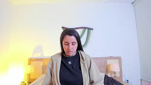 Elisa n Emma online show from April 21, 2026, 1:42 am