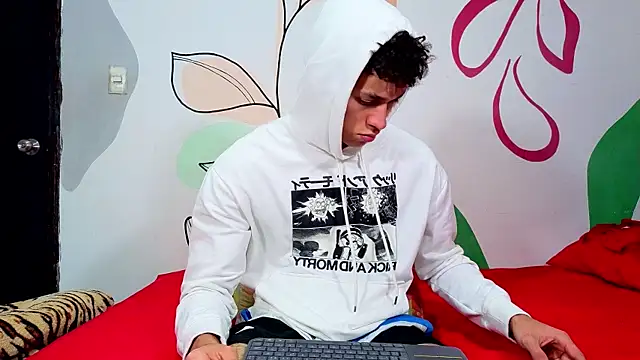 Myke sexy online show from April 17, 2026, 4:32 pm