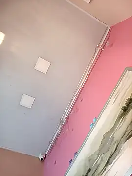 Snapshot of Wolfamara chatting on April 7, 2026, 1:11 pm Wolfamara online show from April 7, 2026, 1:11 pm