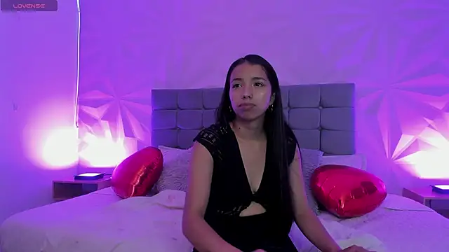 Snapshot of valen_Cg chatting on April 7, 2026, 1:00 pm valen Cg online show from April 7, 2026, 1:00 pm