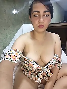 Snapshot of Emily_Divi69 chatting on April 10, 2026, 12:16 am Emily Divi69 online show from April 10, 2026, 12:16 am