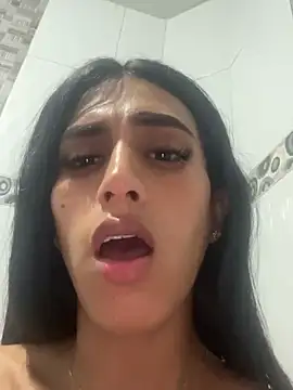 luna duque online show from May 24, 2026, 8:58 pm