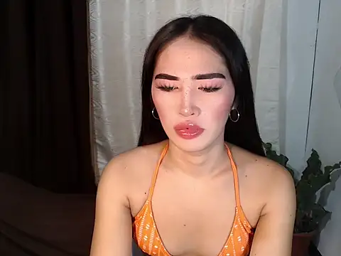 Snapshot of urasiankylie chatting on May 29, 2026, 6:28 pm urasiankylie online show from May 29, 2026, 6:28 pm