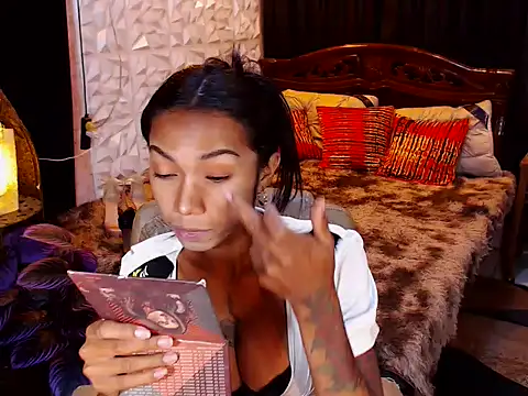 Snapshot of SluttyWhoreAra chatting on April 21, 2026, 11:18 pm SluttyWhoreAra online show from April 21, 2026, 11:18 pm