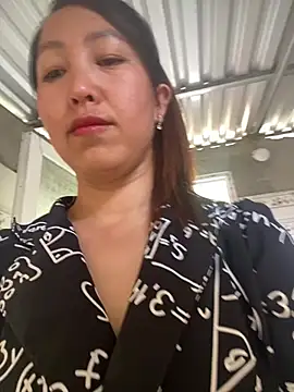 Huonglyna online show from April 10, 2026, 2:06 am