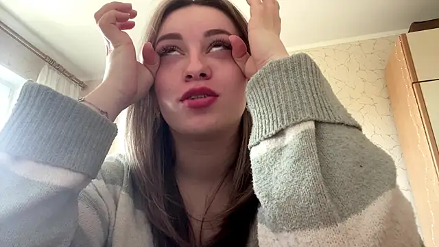 SpringSummers online show from April 10, 2026, 8:08 am