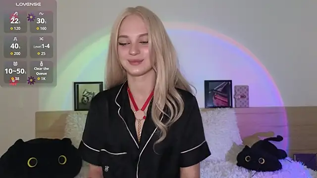 Snapshot of AstridRos chatting on April 24, 2026, 10:01 pm AstridRos online show from April 24, 2026, 10:01 pm
