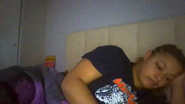 Snapshot of madzbailey chatting on May 18, 2026, 5:19 pm madzbailey online show from May 18, 2026, 5:19 pm