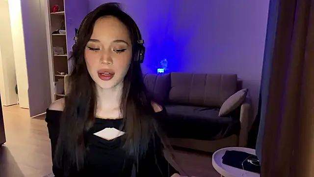 Snapshot of Elizabetswan chatting on April 19, 2026, 11:29 pm Elizabetswan online show from April 19, 2026, 11:29 pm