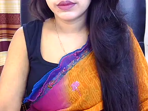 Snapshot of Noor_Zarin chatting on May 4, 2026, 7:32 pm Noor Zarin online show from May 4, 2026, 7:32 pm