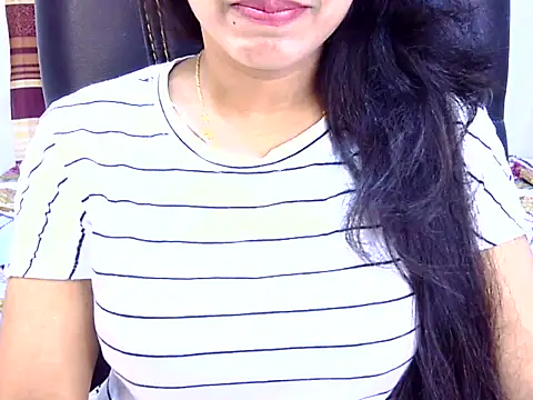 Snapshot of Noor_Zarin chatting on May 25, 2026, 6:36 pm Noor Zarin online show from May 25, 2026, 6:36 pm