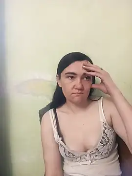Snapshot of AlissaSecret chatting on April 10, 2026, 7:13 am AlissaSecret online show from April 10, 2026, 7:13 am