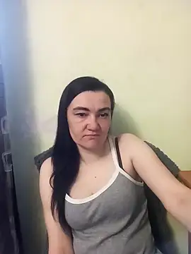 Snapshot of AlissaSecret chatting on April 14, 2026, 6:19 am AlissaSecret online show from April 14, 2026, 6:19 am