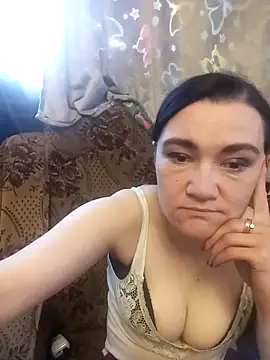 Snapshot of AlissaSecret chatting on May 4, 2026, 7:37 am AlissaSecret online show from May 4, 2026, 7:37 am
