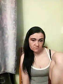 Snapshot of AlissaSecret chatting on May 7, 2026, 6:24 pm AlissaSecret online show from May 7, 2026, 6:24 pm
