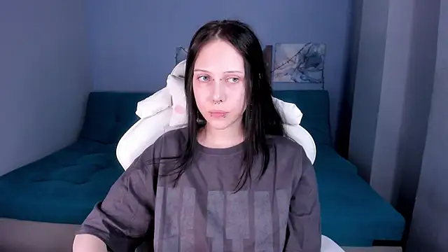 SugarBunny18 online show from June 13, 2026, 4:54 am