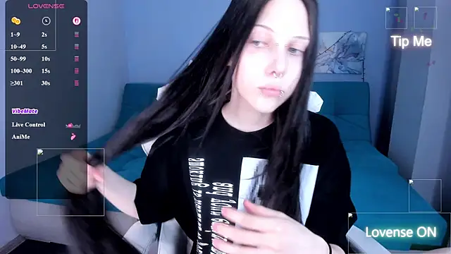 SugarBunny18 online show from June 19, 2026, 3:00 am