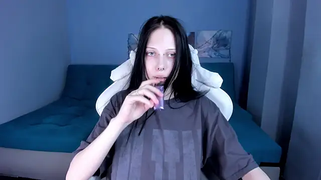 SugarBunny18 online show from July 9, 2026, 5:11 am
